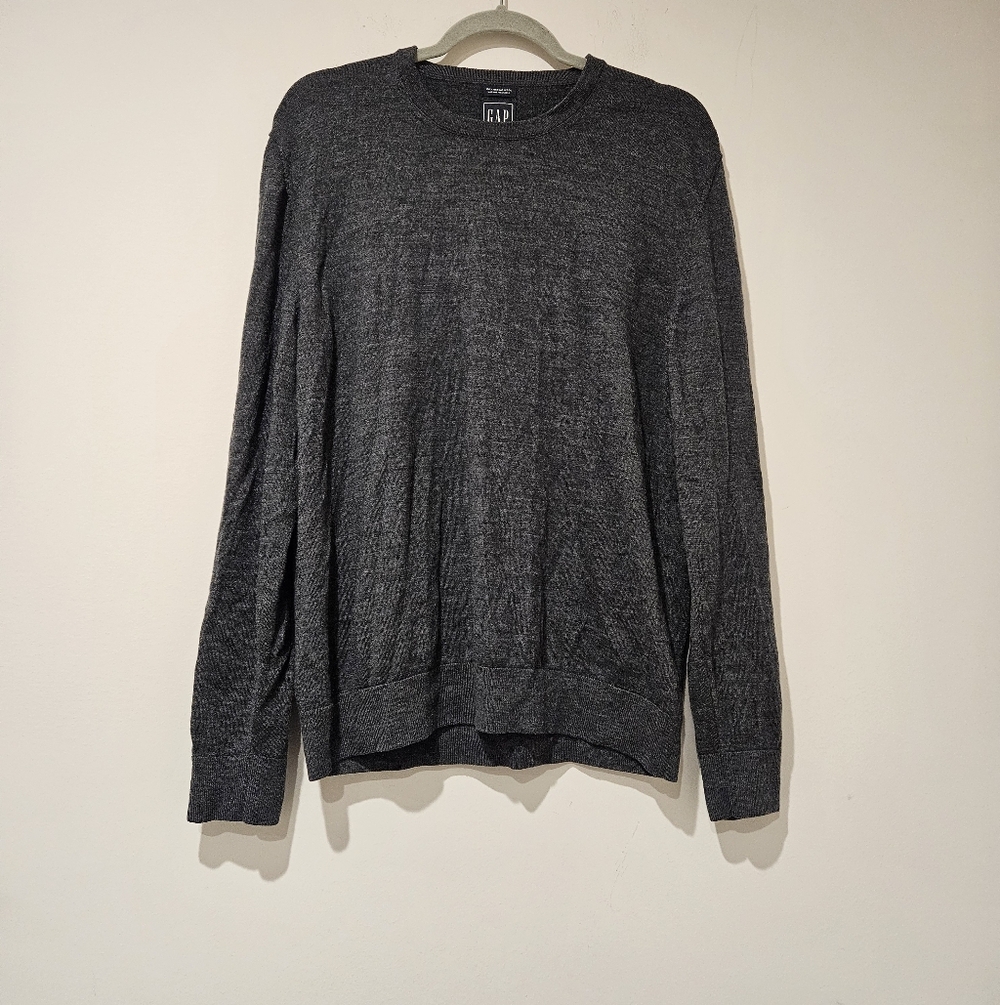 GAP Men's Charcoal Crewneck Sweater, Size Large